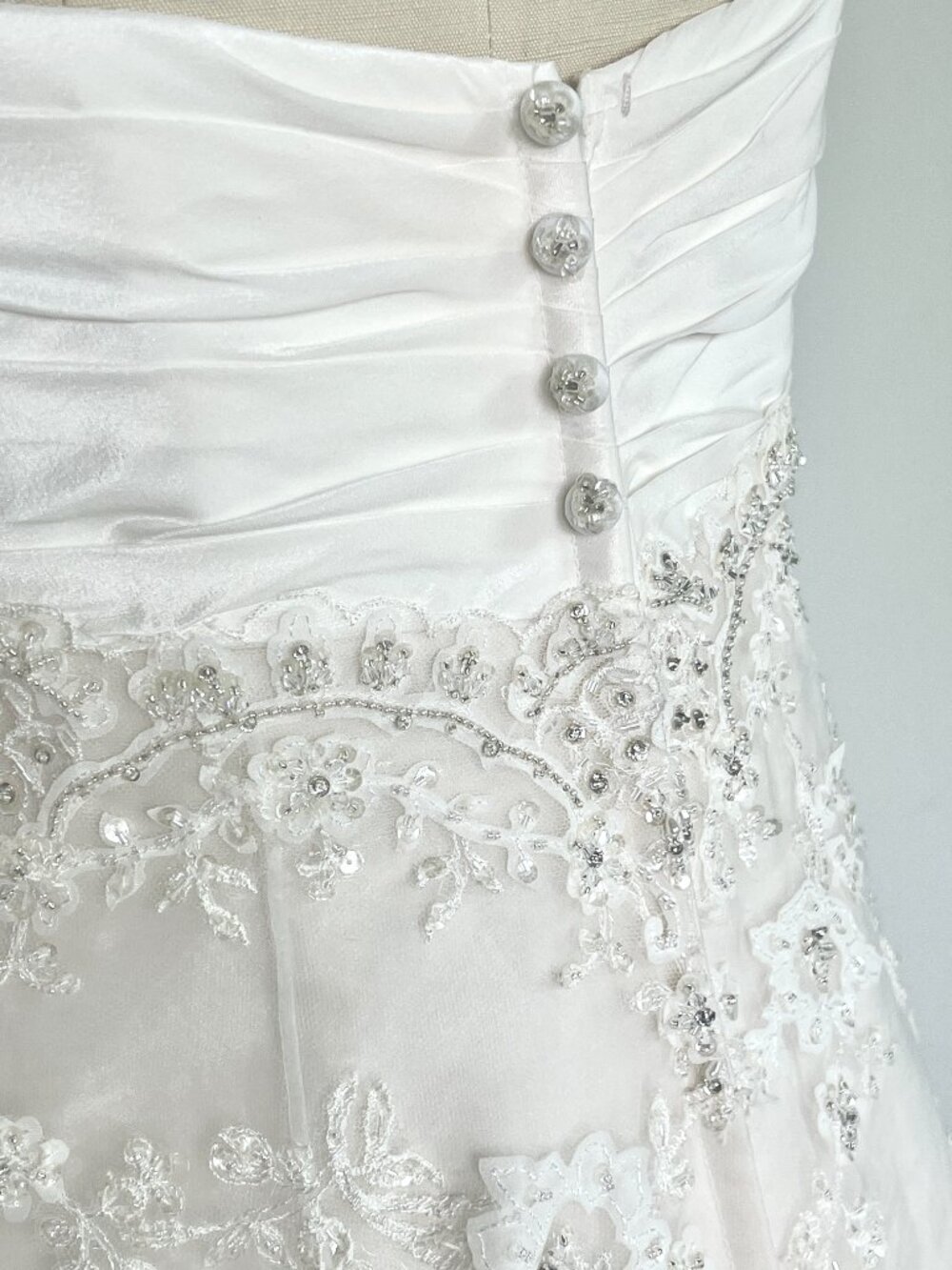 Casablanca Bridal 1955 "Dazzling Destiny" | Fit & Flare Wedding Gown | Size 8 - Picture 3 of 16